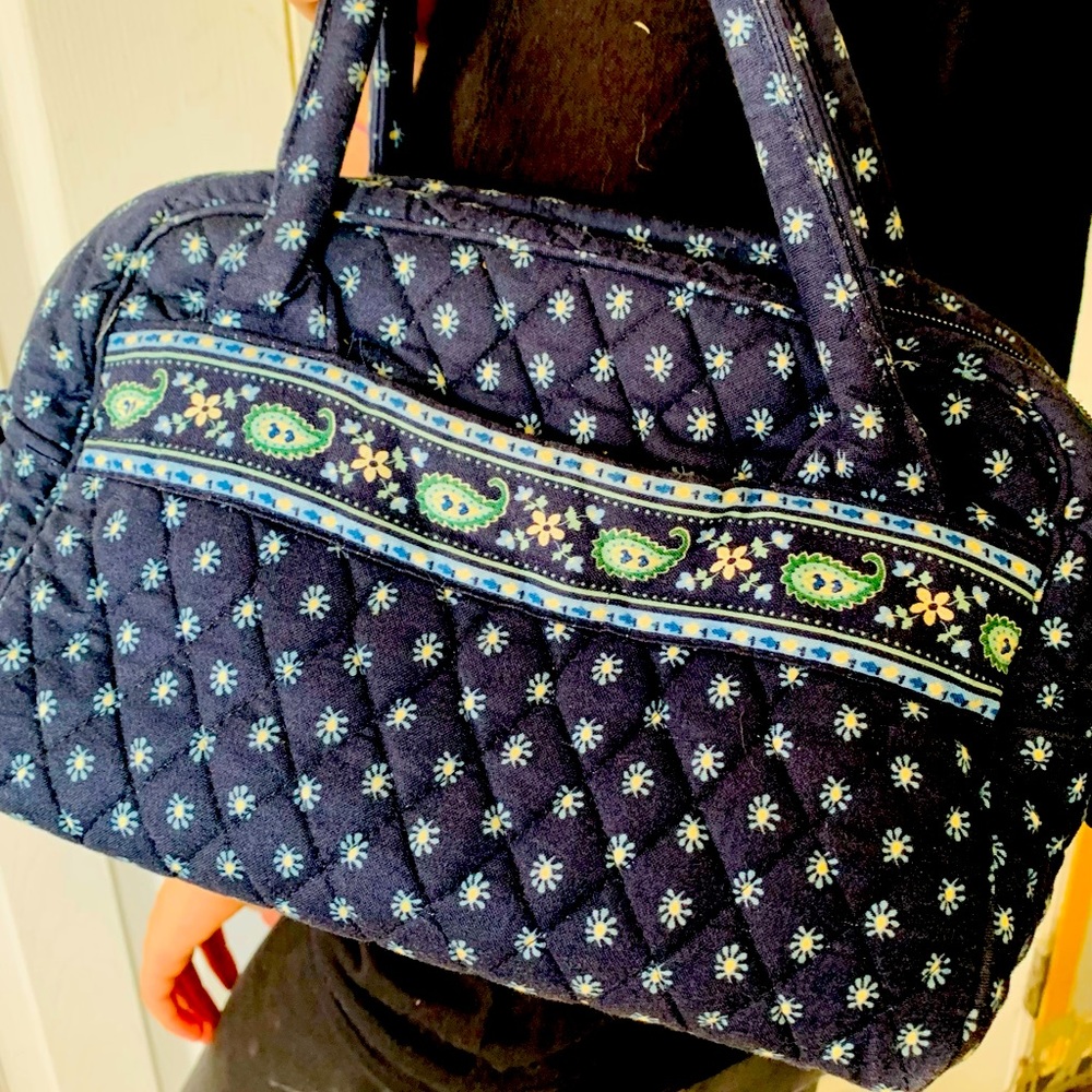 COPY - VERA BRADLEY light blue hand bag in excellent condition. Handle in great…